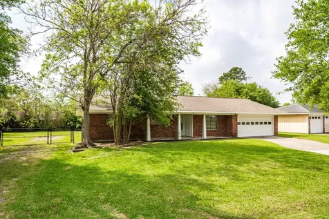 122 Honeysuckle Drive Baytown TX 77520