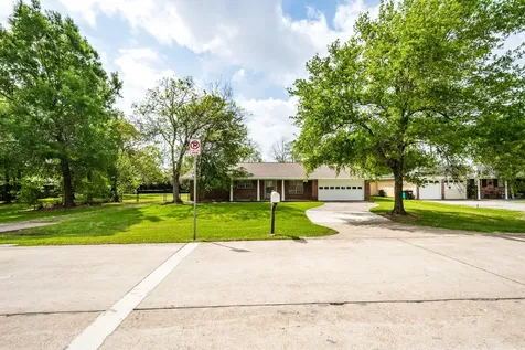 122 Honeysuckle Drive Baytown TX 77520