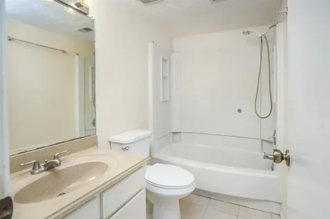 2611 Grants Lake Boulevard 226 Sugar Land TX 77479