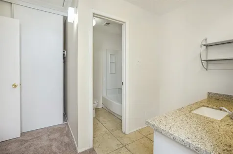 2611 Grants Lake Boulevard 226 Sugar Land TX 77479
