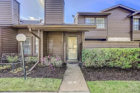 2611 Grants Lake Boulevard 226 Sugar Land TX 77479
