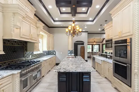 5685 County Road 823 West Columbia TX 77486