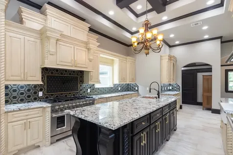 5685 County Road 823 West Columbia TX 77486