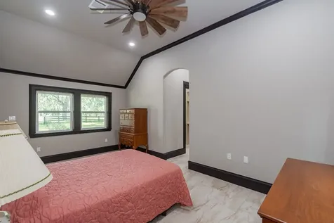 5685 County Road 823 West Columbia TX 77486