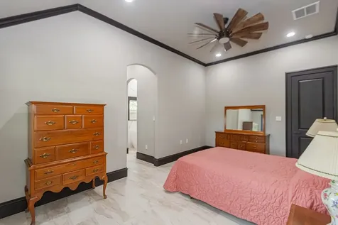 5685 County Road 823 West Columbia TX 77486