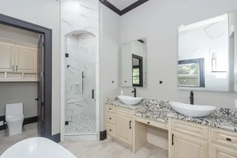 5685 County Road 823 West Columbia TX 77486