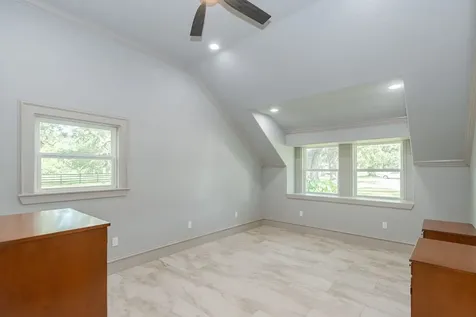 5685 County Road 823 West Columbia TX 77486