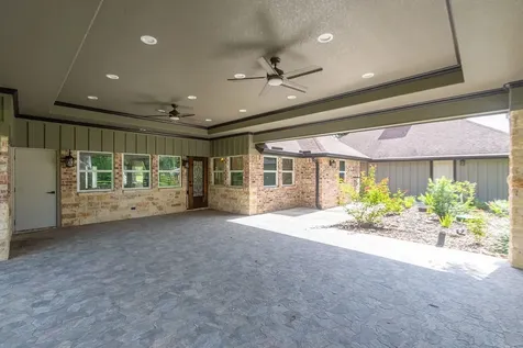 5685 County Road 823 West Columbia TX 77486