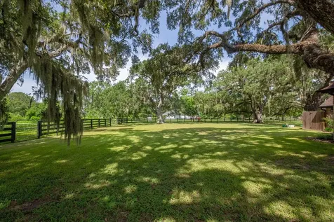 5685 County Road 823 West Columbia TX 77486