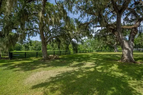 5685 County Road 823 West Columbia TX 77486