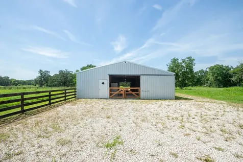 5685 County Road 823 West Columbia TX 77486