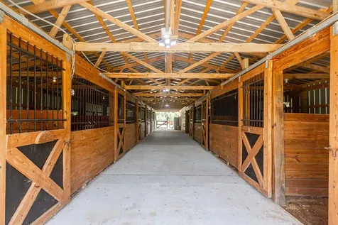 5685 County Road 823 West Columbia TX 77486