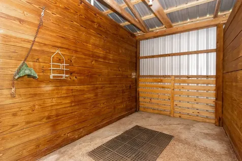 5685 County Road 823 West Columbia TX 77486