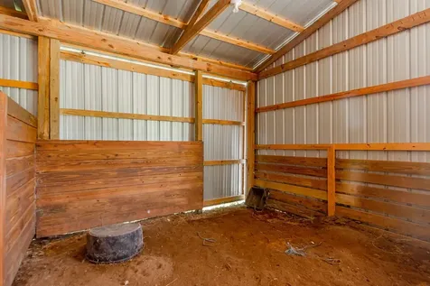 5685 County Road 823 West Columbia TX 77486