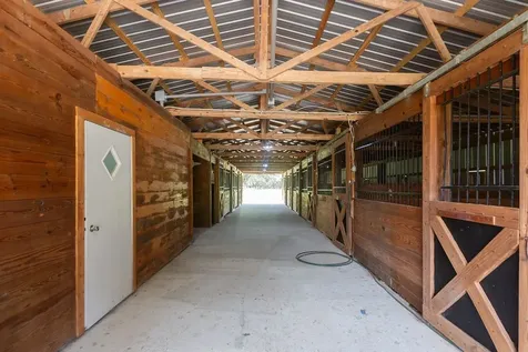 5685 County Road 823 West Columbia TX 77486
