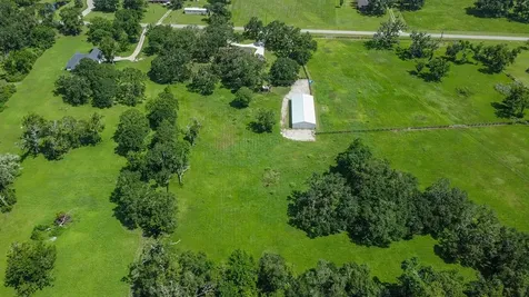 5685 County Road 823 West Columbia TX 77486