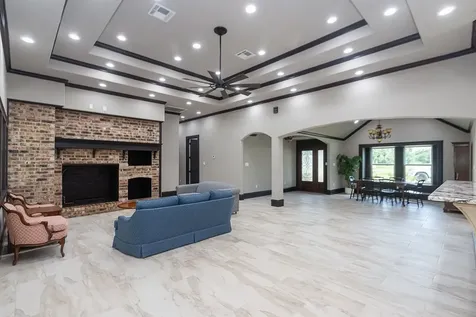 5685 County Road 823 West Columbia TX 77486