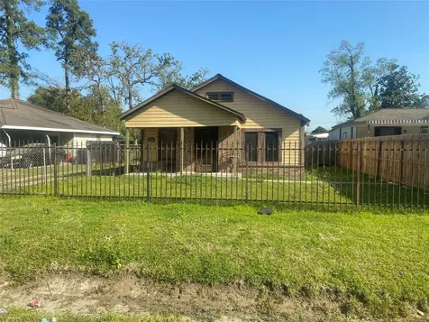 7205 S Hall Street Houston TX 77028