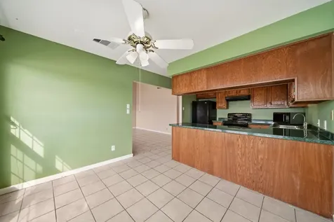 10423 Schaper Road Galveston TX 77554