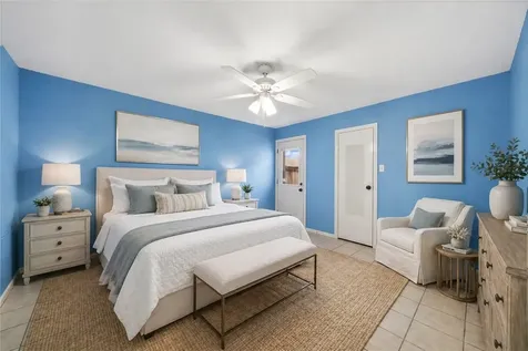 10423 Schaper Road Galveston TX 77554