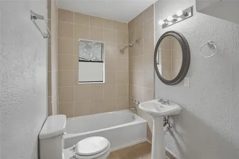 6700 Avenue S Unit D Houston TX 77011