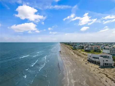 4239 Spoonbill Lane Galveston TX 77554