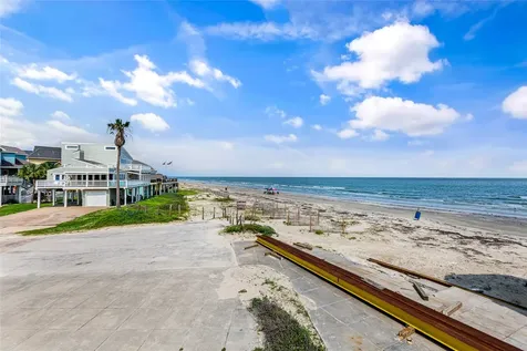 4239 Spoonbill Lane Galveston TX 77554