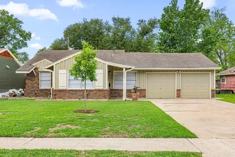 2019 Woodvine Drive Houston TX 77055
