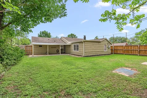 2019 Woodvine Drive Houston TX 77055