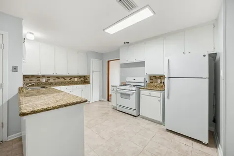 2019 Woodvine Drive Houston TX 77055