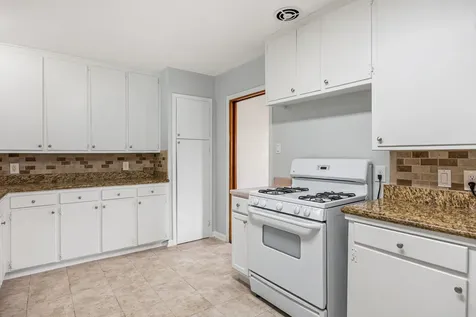 2019 Woodvine Drive Houston TX 77055