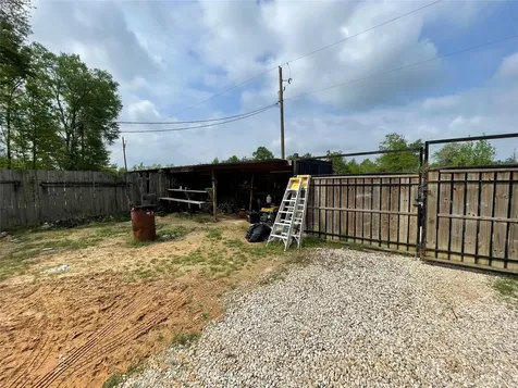 182 Road 5101 Cleveland TX 77327