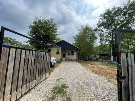 182 Road 5101 Cleveland TX 77327
