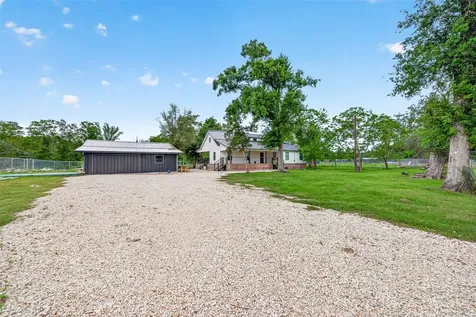 803 County Road 772 Damon TX 77430