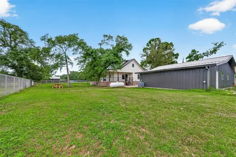 803 County Road 772 Damon TX 77430