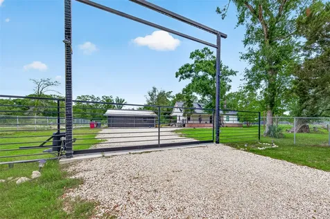 803 County Road 772 Damon TX 77430