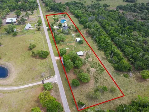 803 County Road 772 Damon TX 77430