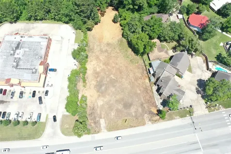 1400 W Church Street Livingston TX 77351
