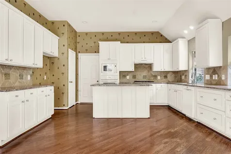 19 S Scarlet Elm Court Spring TX 77382
