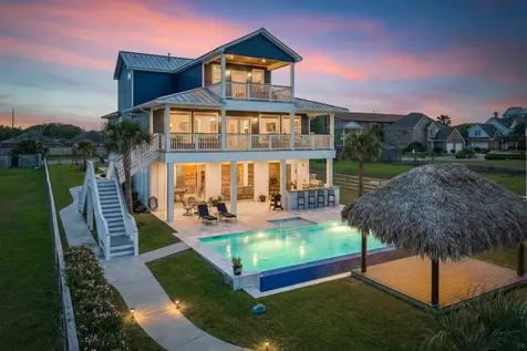 7220 Avenue N 1/2 Galveston TX 77551