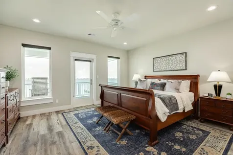 7220 Avenue N 1/2 Galveston TX 77551