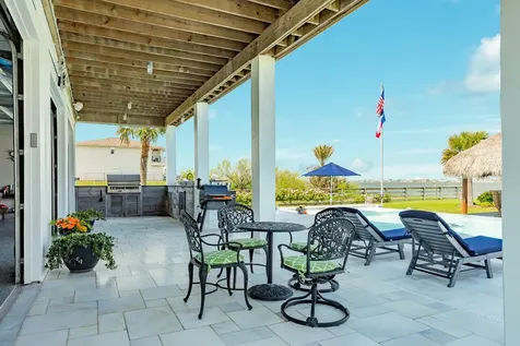 7220 Avenue N 1/2 Galveston TX 77551