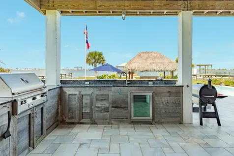 7220 Avenue N 1/2 Galveston TX 77551