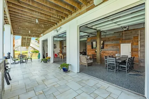 7220 Avenue N 1/2 Galveston TX 77551