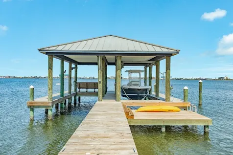 7220 Avenue N 1/2 Galveston TX 77551