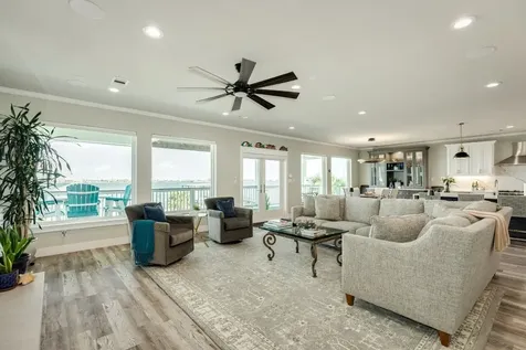 7220 Avenue N 1/2 Galveston TX 77551