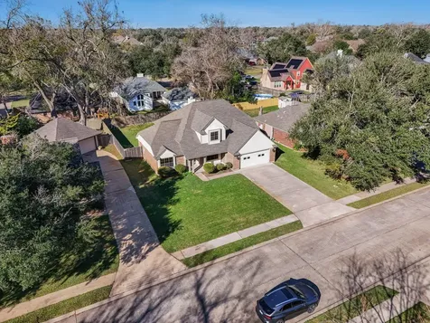 107 Sandalwood Drive Lake Jackson TX 77566