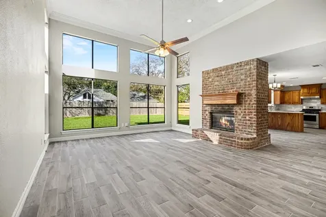 107 Sandalwood Drive Lake Jackson TX 77566