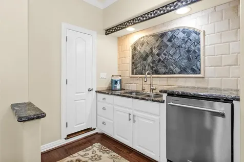 1502 Wimbledon Drive Huntsville TX 77340