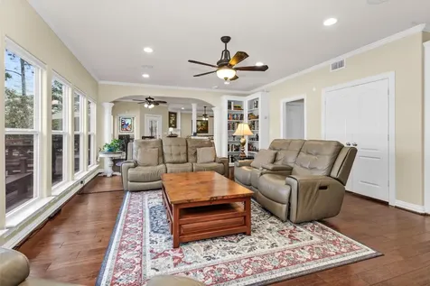 1502 Wimbledon Drive Huntsville TX 77340